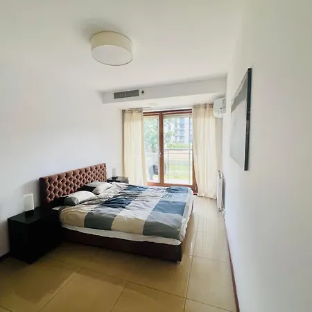 Apartment Park Center B&f *